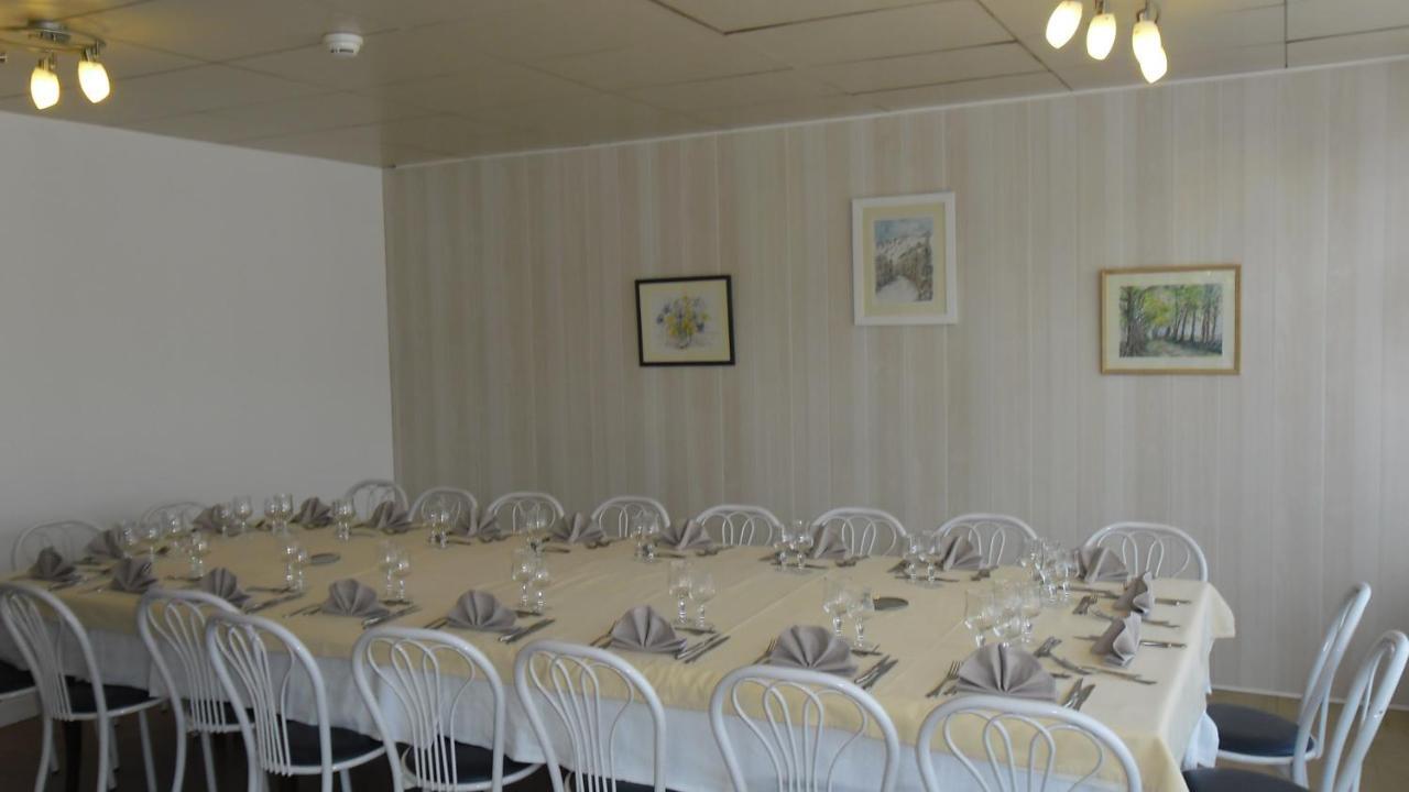Le Grand Hotel A Ussel Ussel  Esterno foto